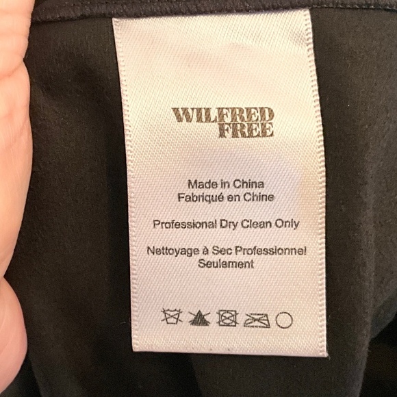 Aritzia Wilfred Free Skirt Lis Vegan Faux Suede Column Side slits Black Size 0 - Picture 9 of 10